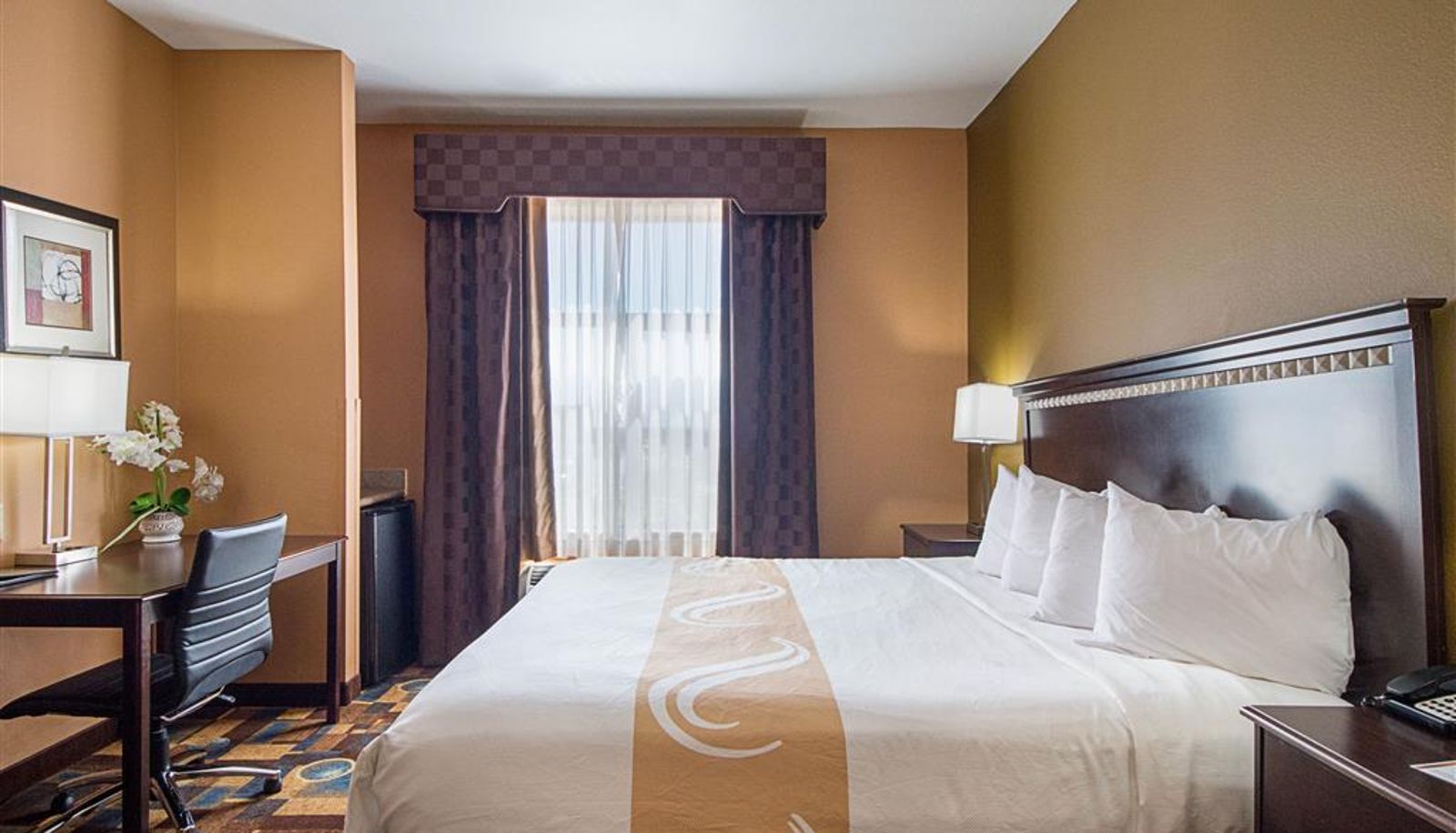 Room - Quality Inn & Suites Buda