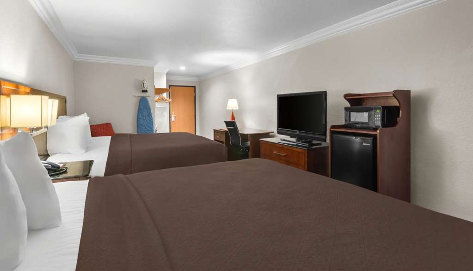 Room - SureStay Plus by Best Western Benbrook Fort Worth
