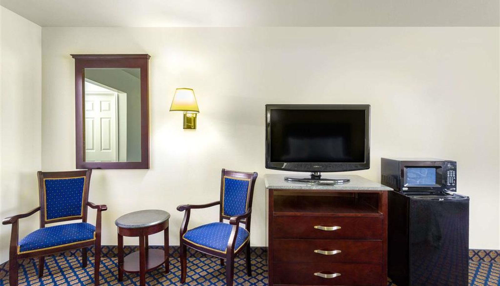 Room - Days Inn by Wyndham Delta