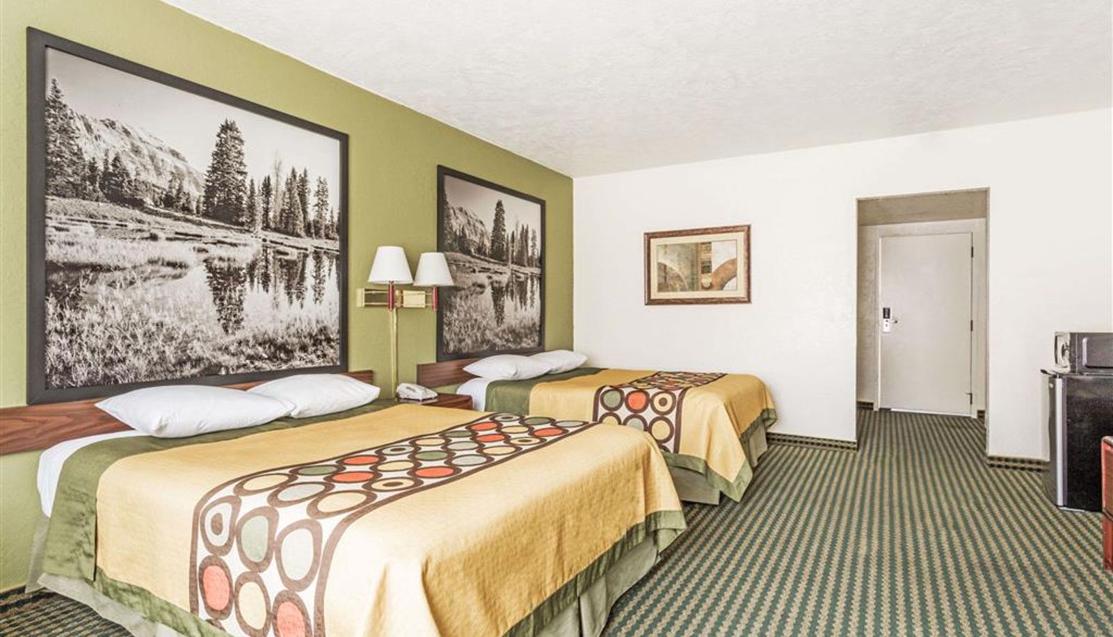 Room - Super 8 by Wyndham Wendover