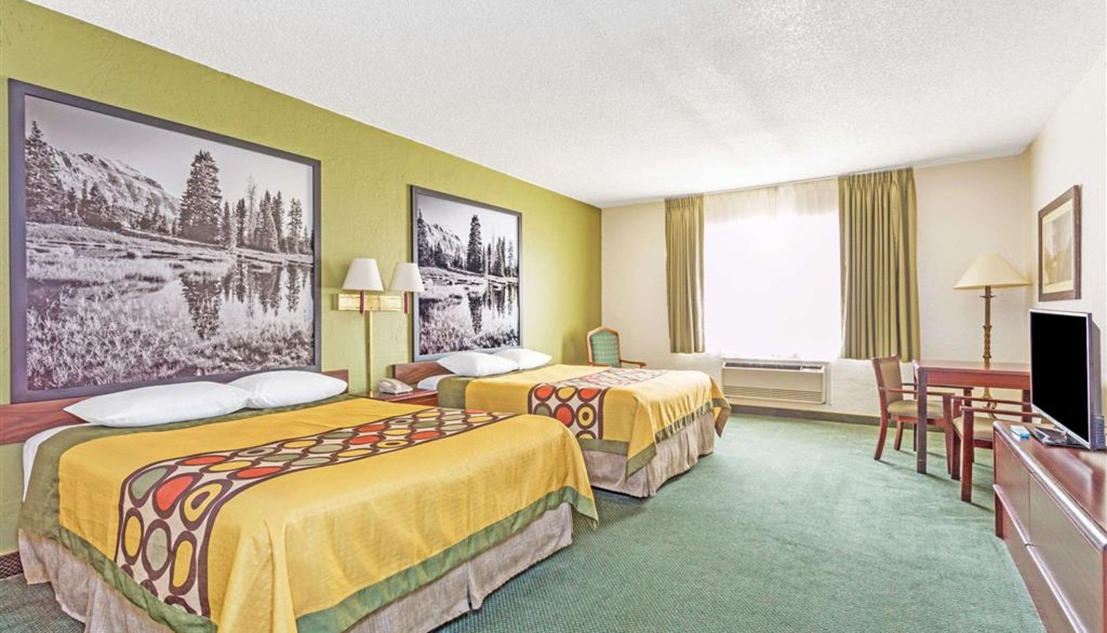 Room - Super 8 by Wyndham Wendover