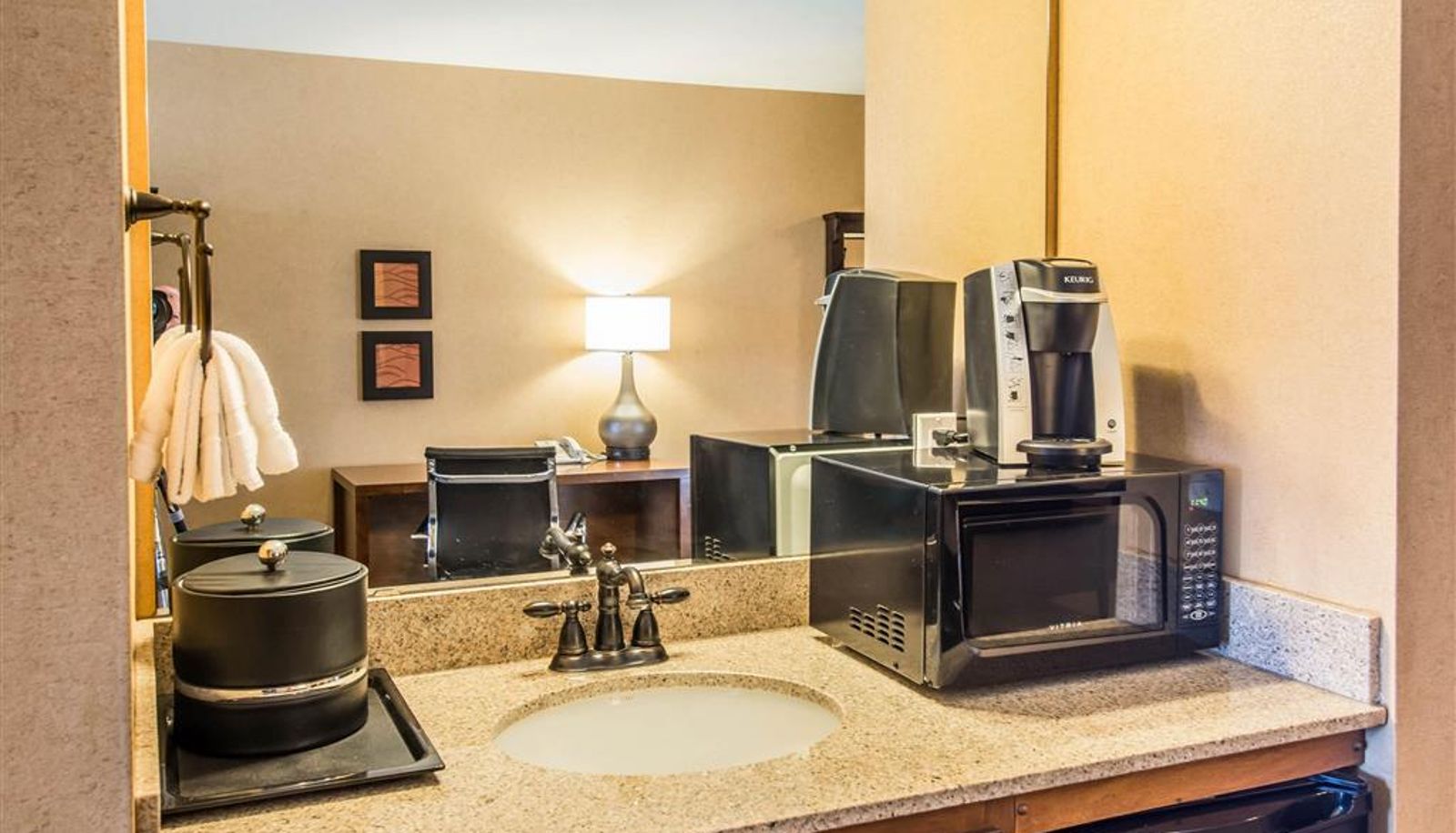 Room - Comfort Inn & Suites Spokane Valley Central