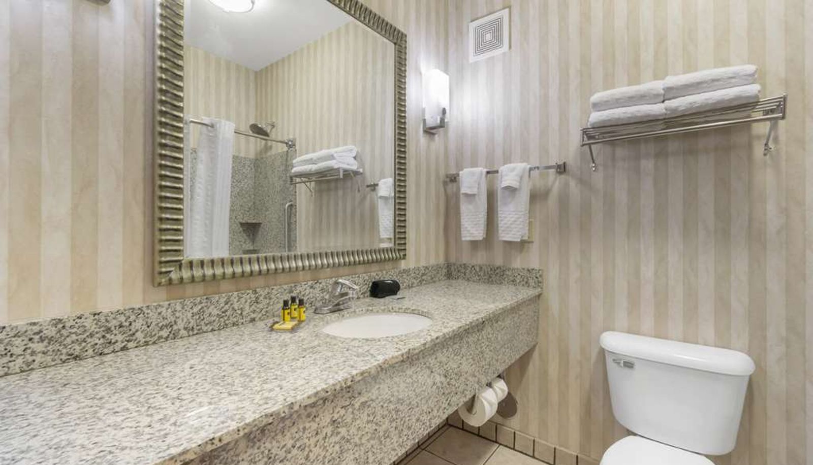 Room - Best Western Plus Ellensburg Hotel