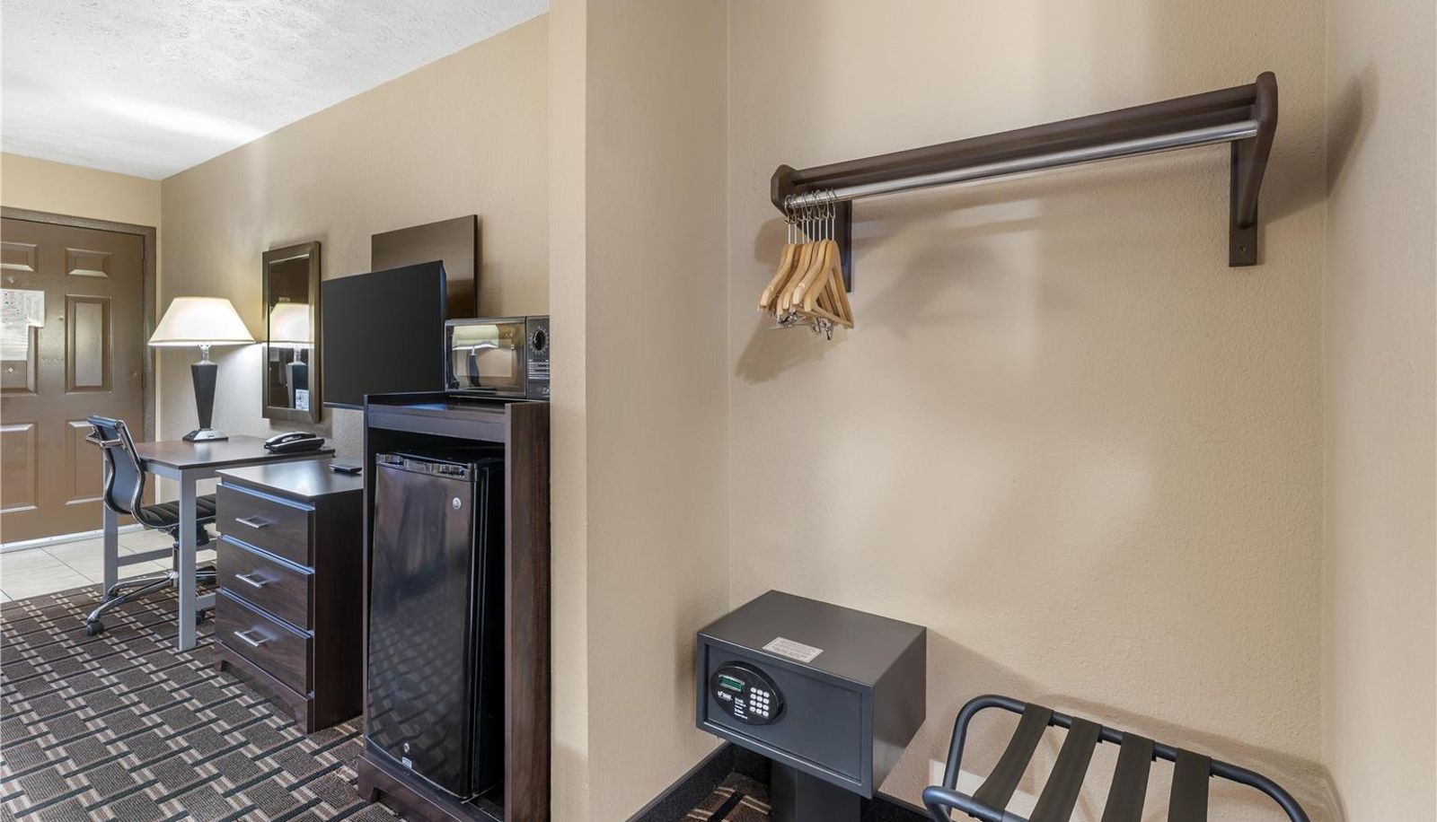 Zimmer - SureStay by Best Western Summersville