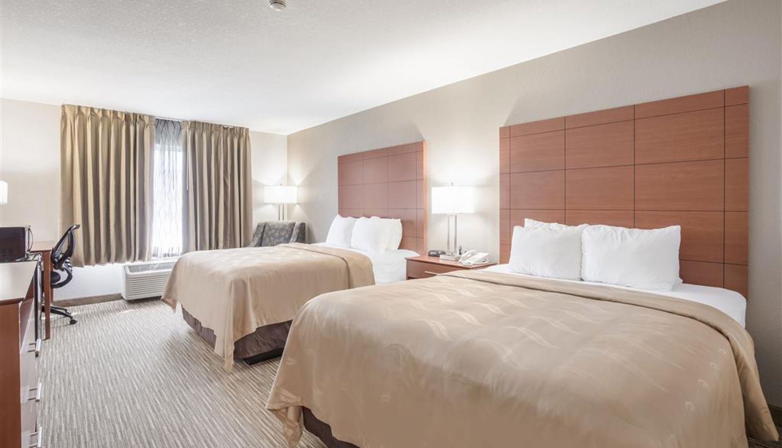 Room - Quality Inn & Suites Lodi I-90