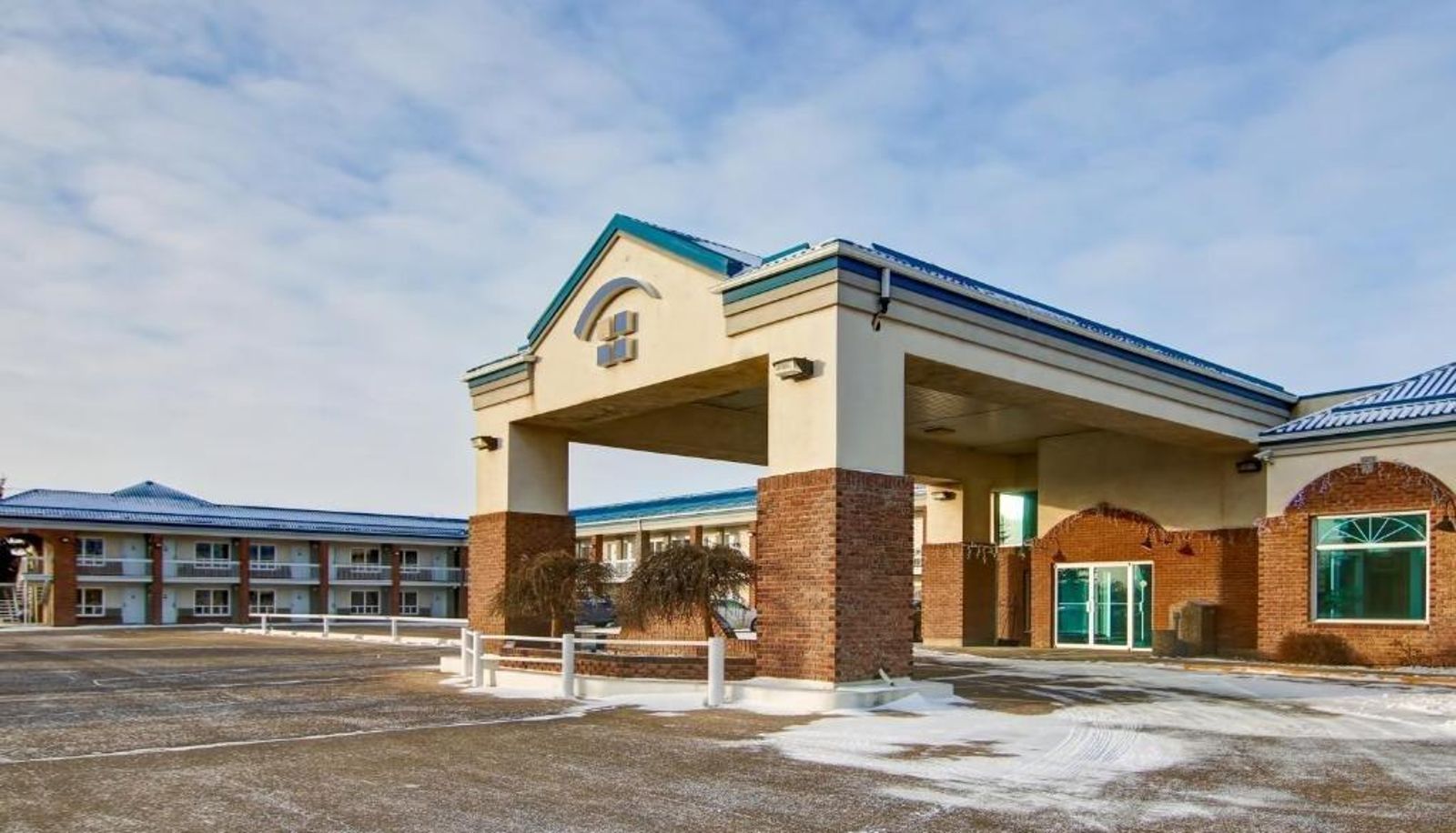 Exterior view - Canalta Stettler