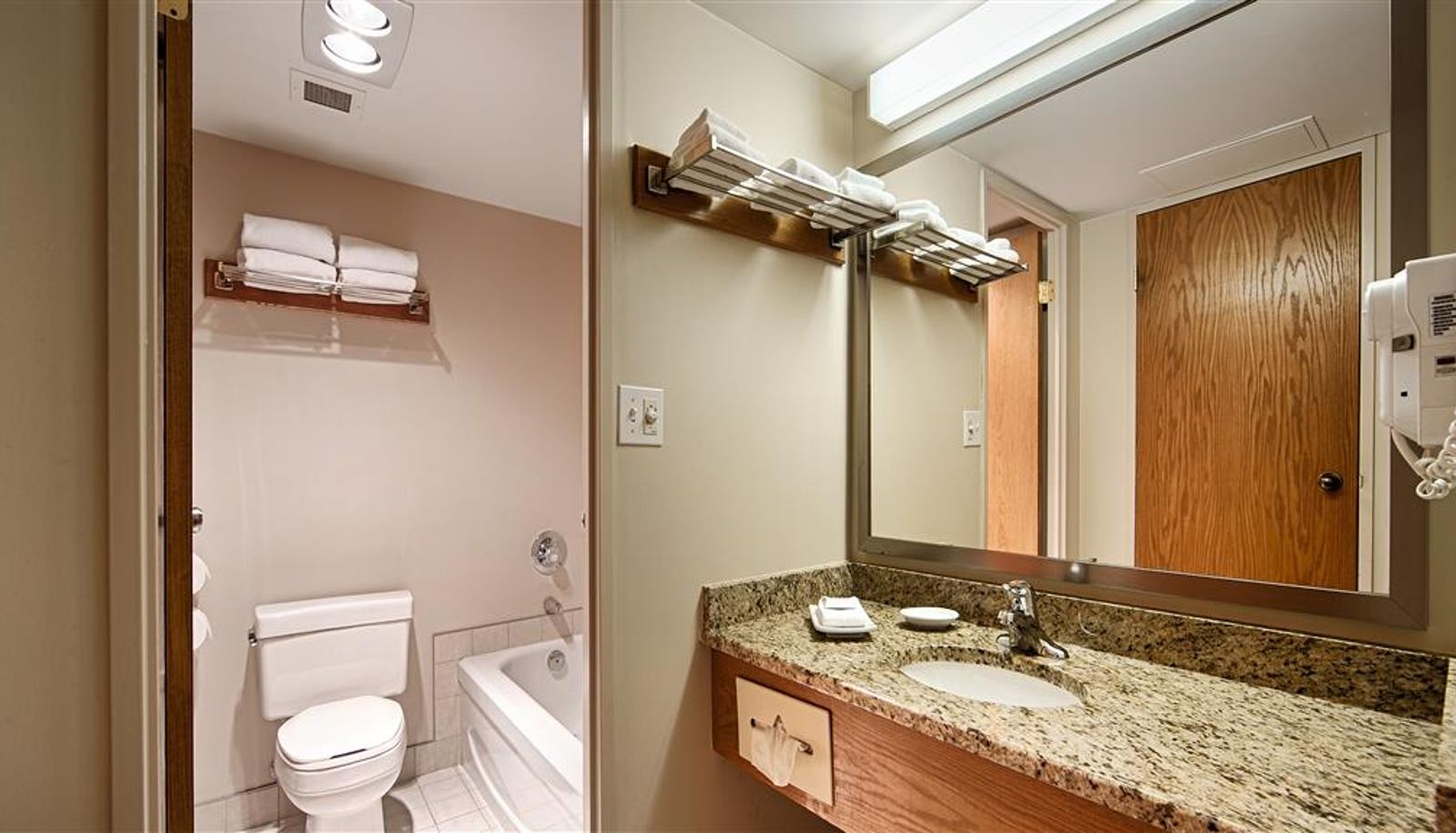 Chambre - Best Western Plus Lamplighter Inn & Conference Centre