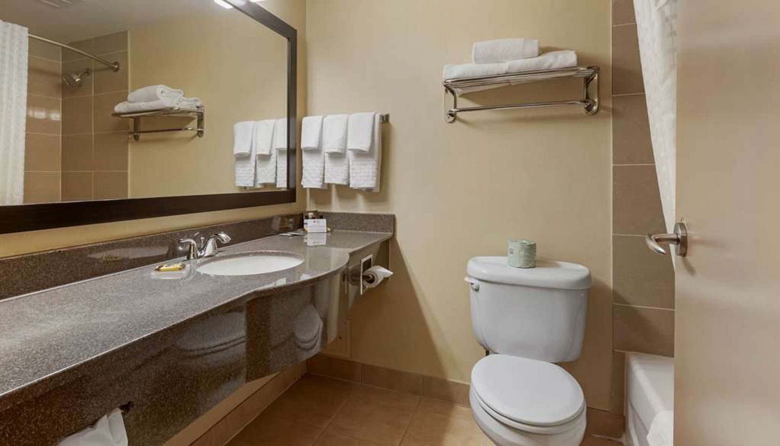 Zimmer - Best Western Plus Burlington Inn & Suites