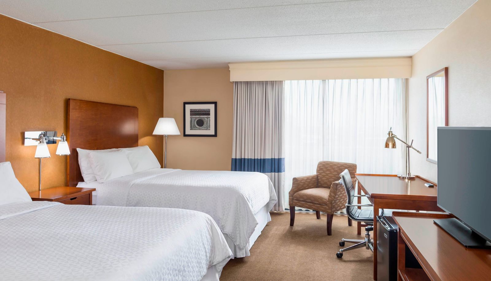 Room - Four Points by Sheraton Chicago OHare Airport
