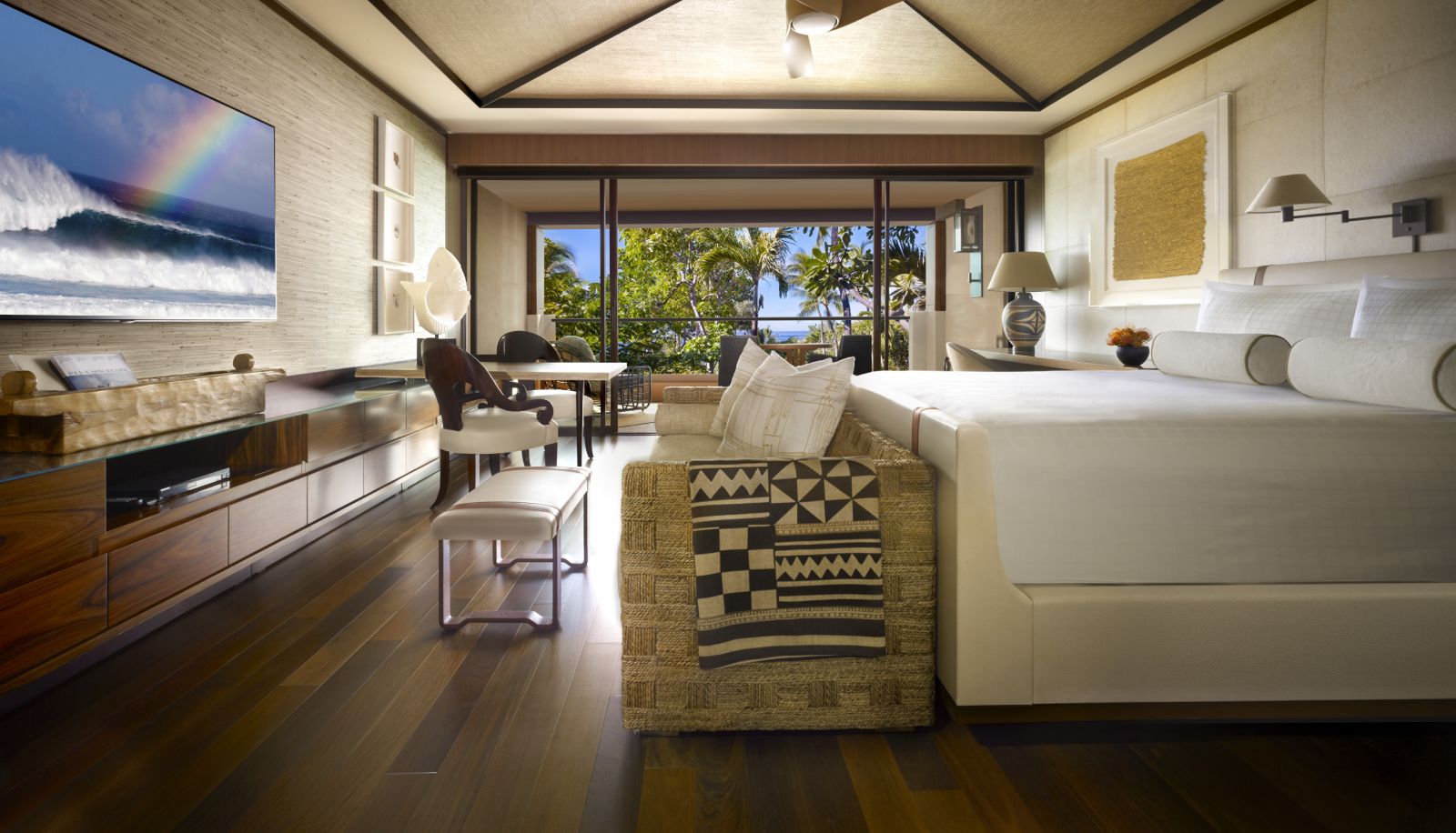 Room - Four Seasons Resort Lanai