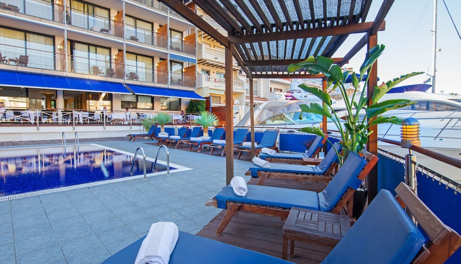 Pool - Hotel Port Salins by Pierre & Vacances