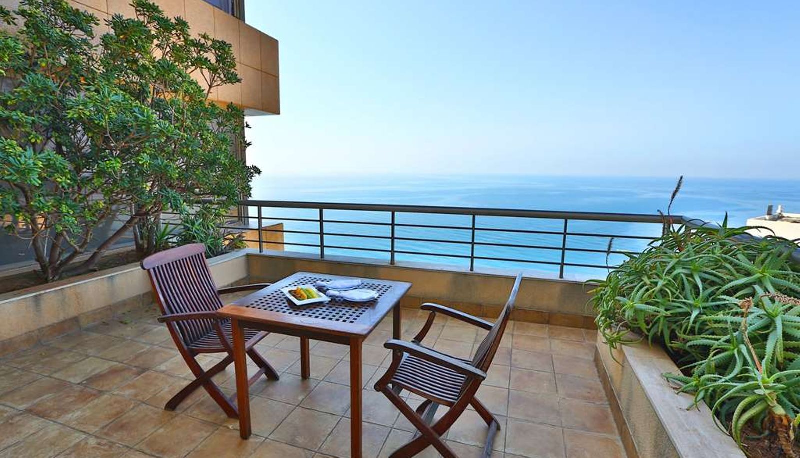 Zimmer - Ramada Plaza by Wyndham Beirut Raouche