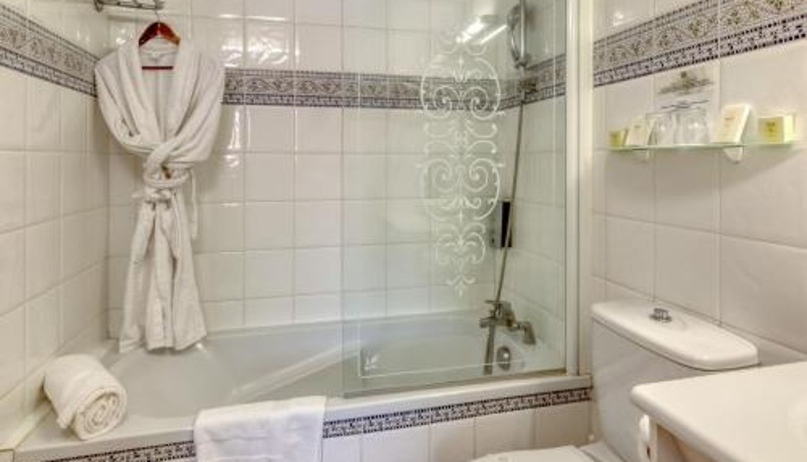 Badezimmer - Logis Hôtel Les II Mas - Perpignan Sud