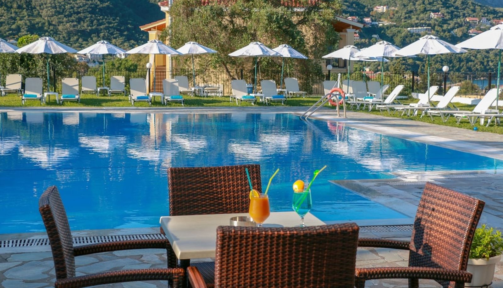 Zwembad - Hotel Yannis Corfu