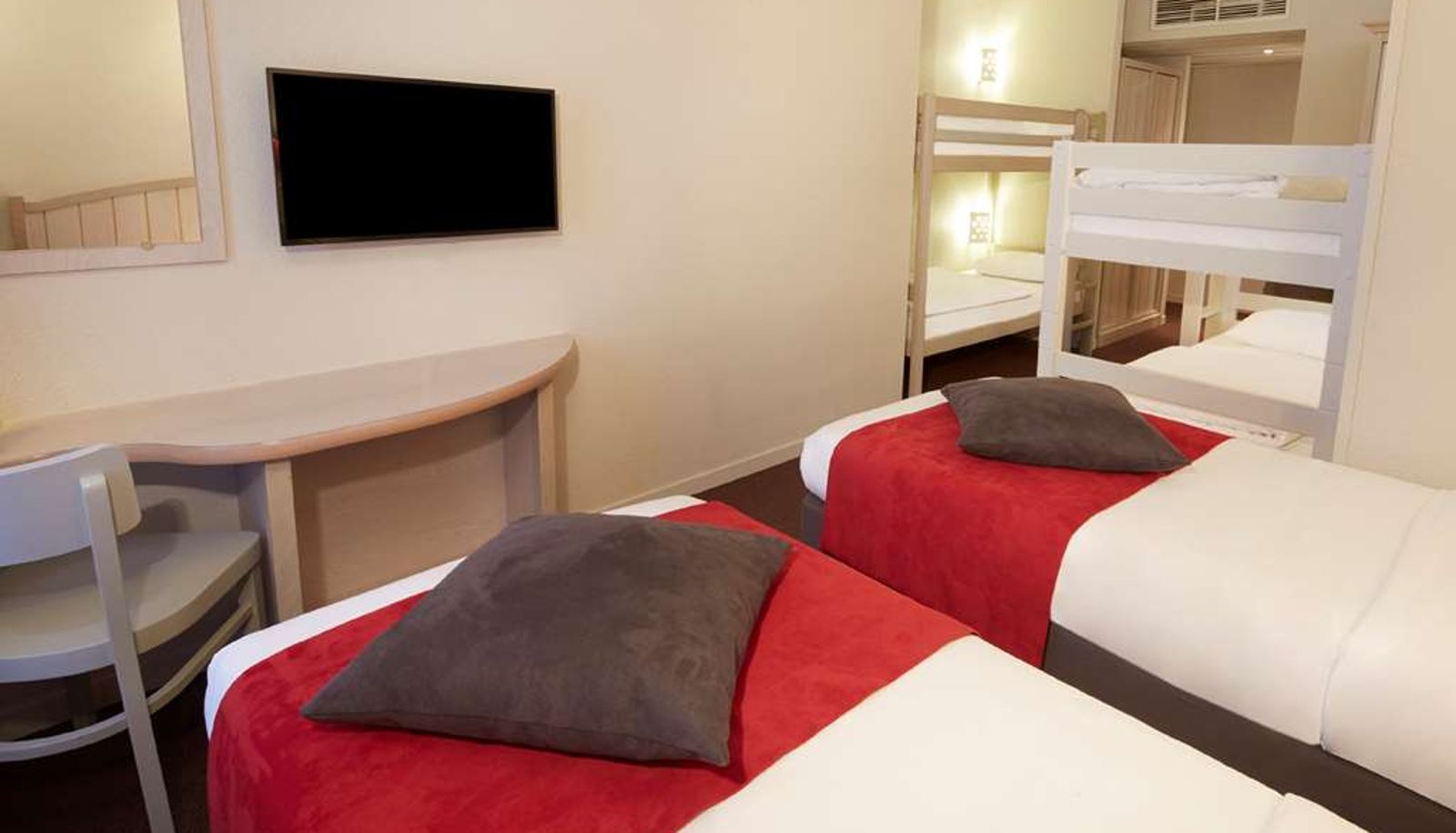 Room - CAMPANILE VAL DE FRANCE NEAR DISNEYLAND PARIS ex Kyriad Disneyland Paris