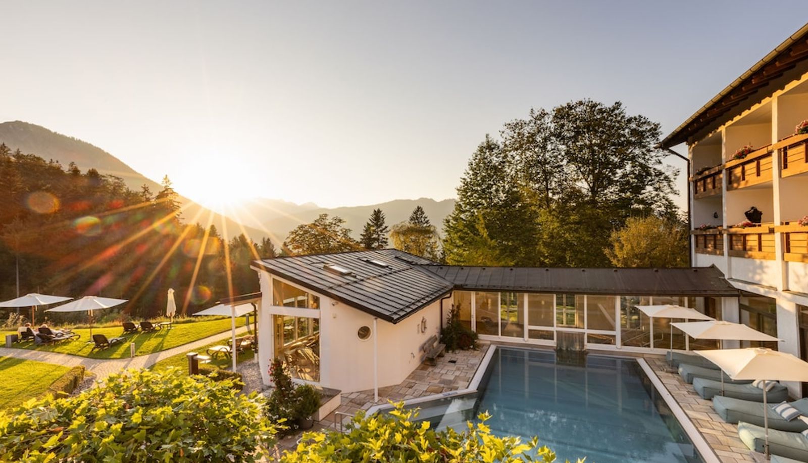 Piscina - Alm- & Wellnesshotel Alpenhof
