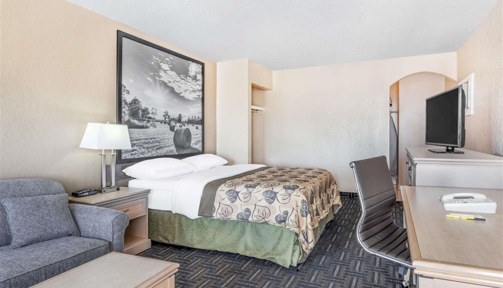 Room - Super 8 by Wyndham Stettler
