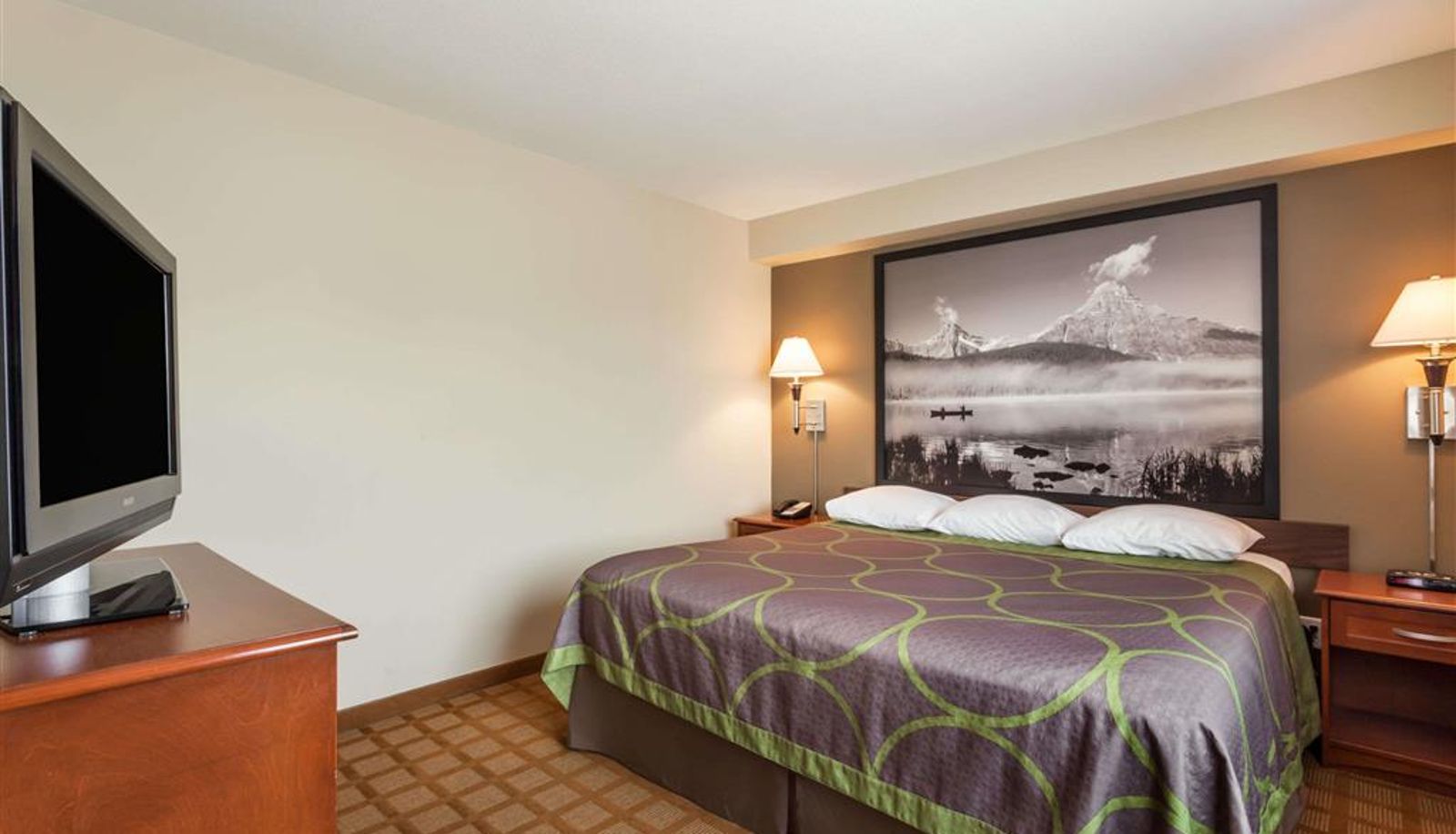 Room - Super 8 by Wyndham Abbotsford BC