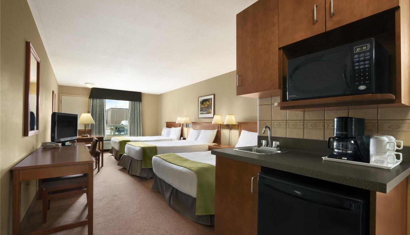 Suite - Super 8 by Wyndham Fort St. John BC