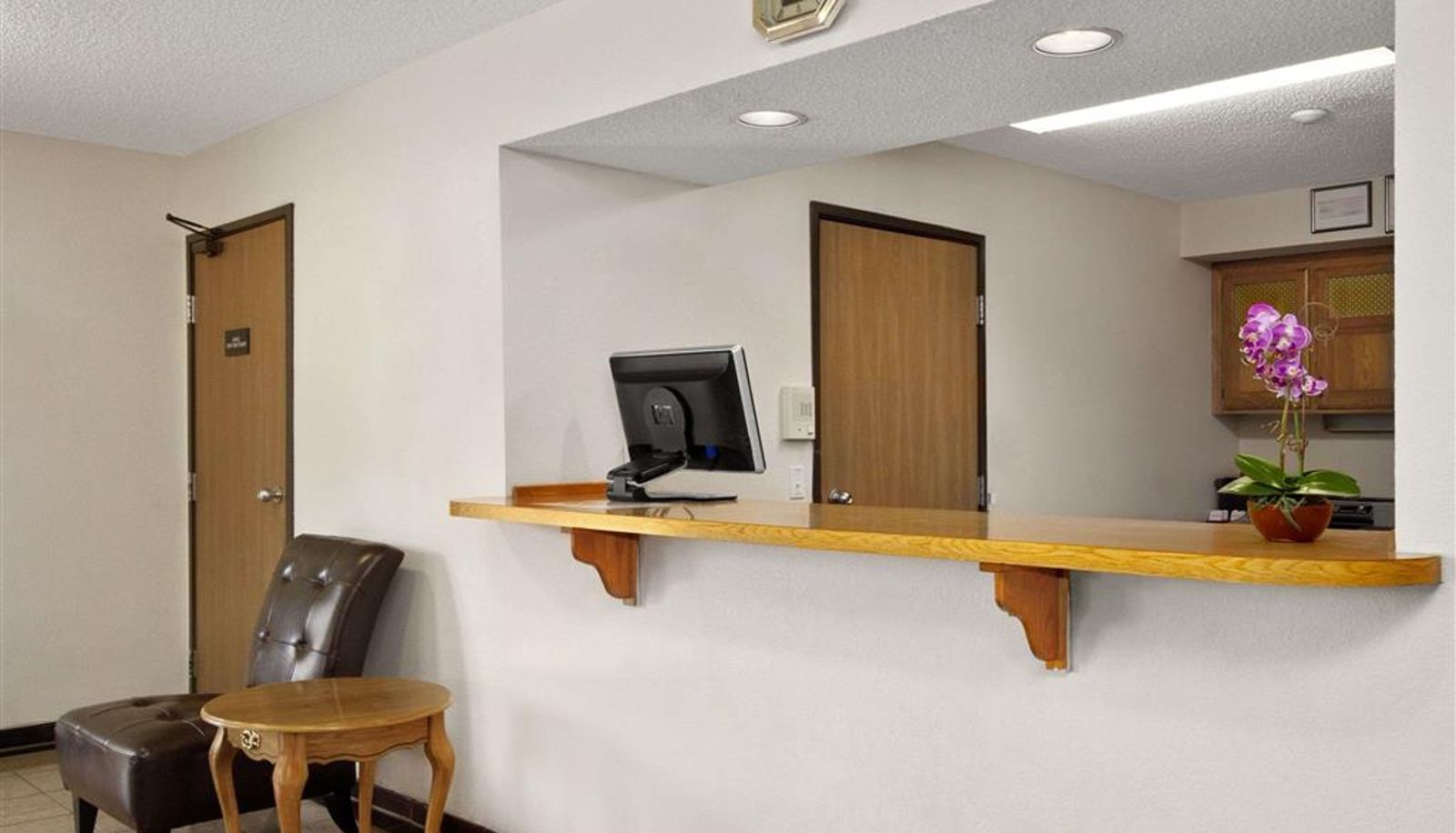 Sala - Super 8 by Wyndham Williams Lake BC