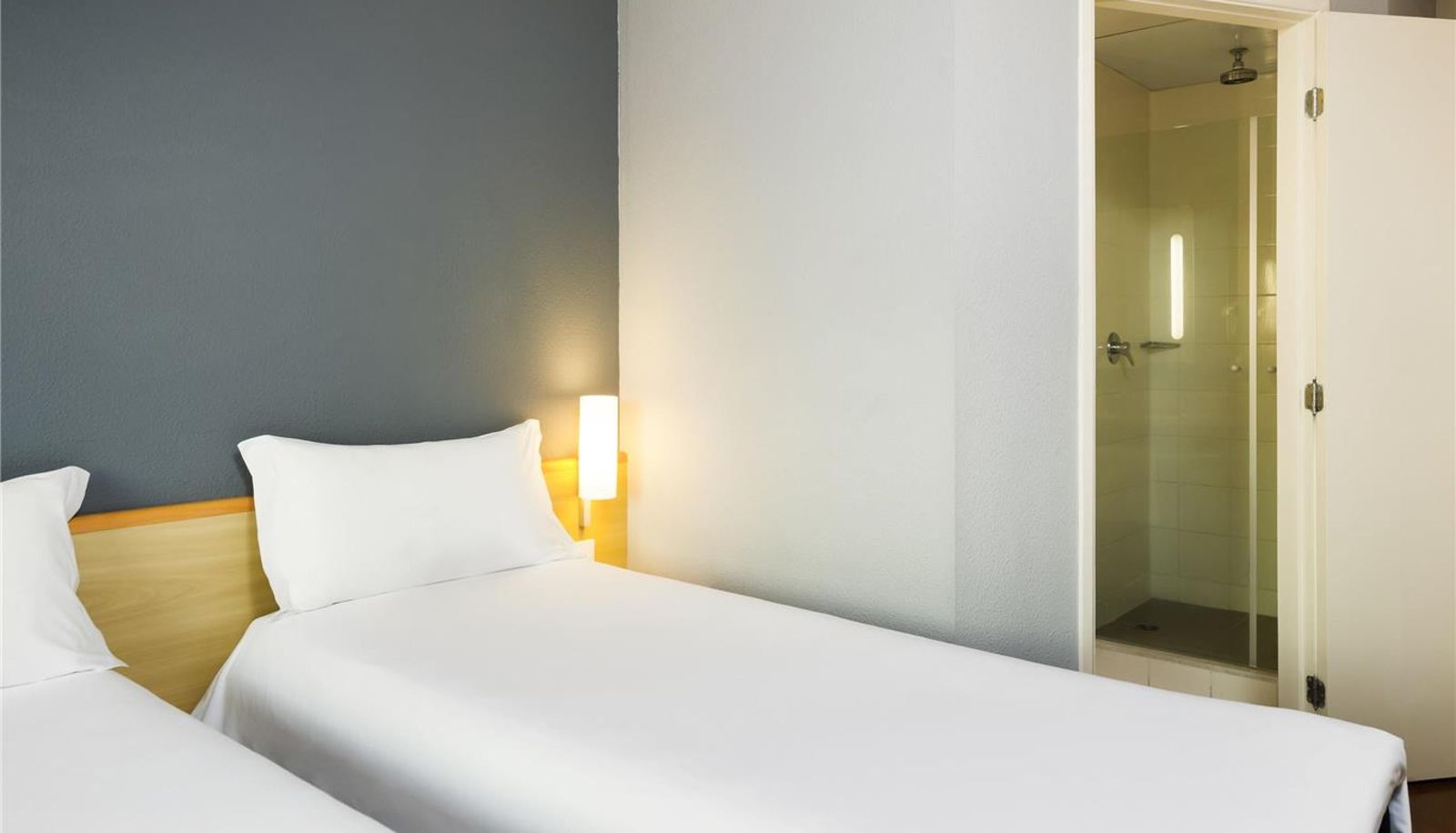 Room - Slim Hotel Campinas