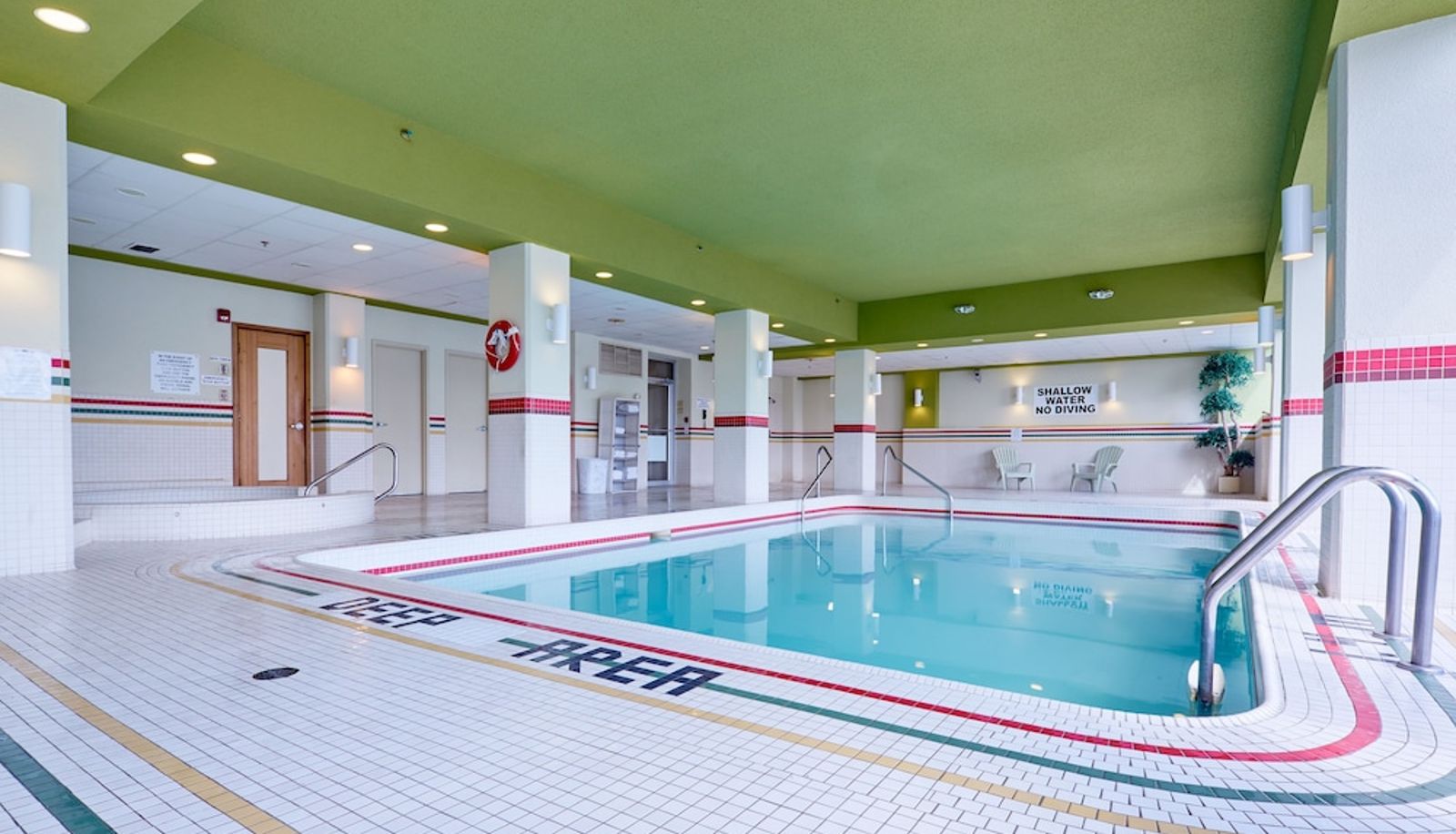 Piscine - Oakes Hotel Overlooking the Falls