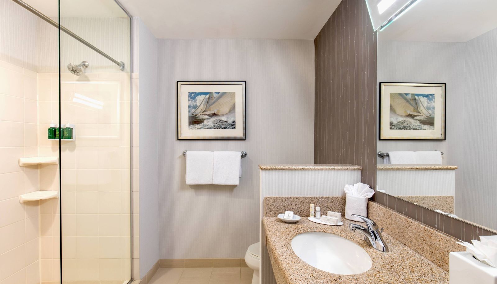 Zimmer - Courtyard by Marriott Boston Copley Square