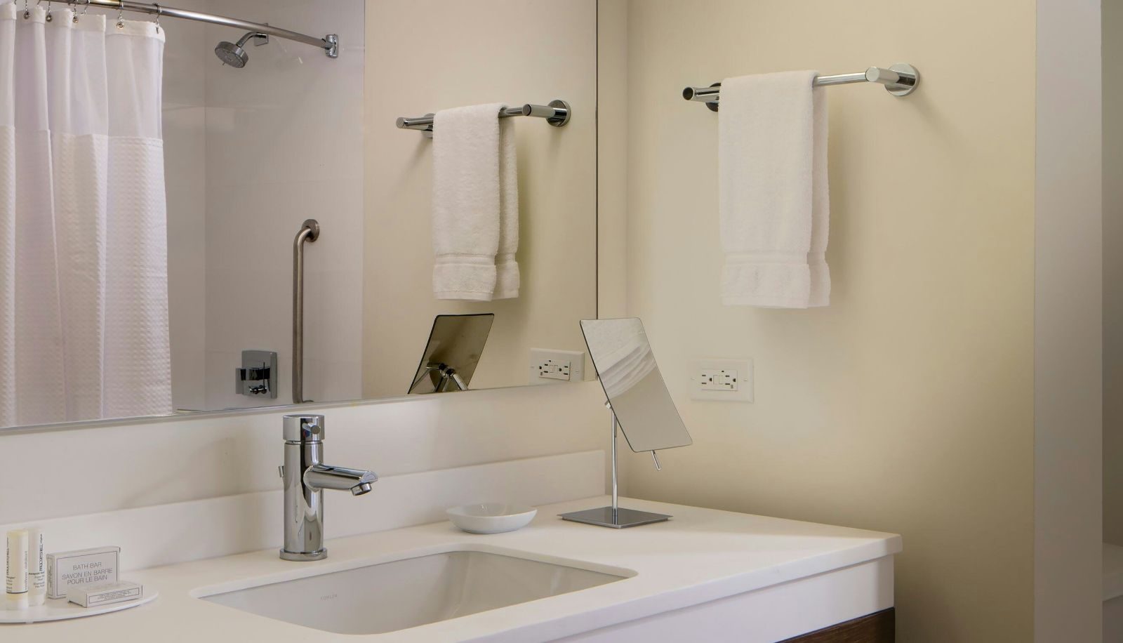 Room - Courtyard by Marriott Miami Dadeland