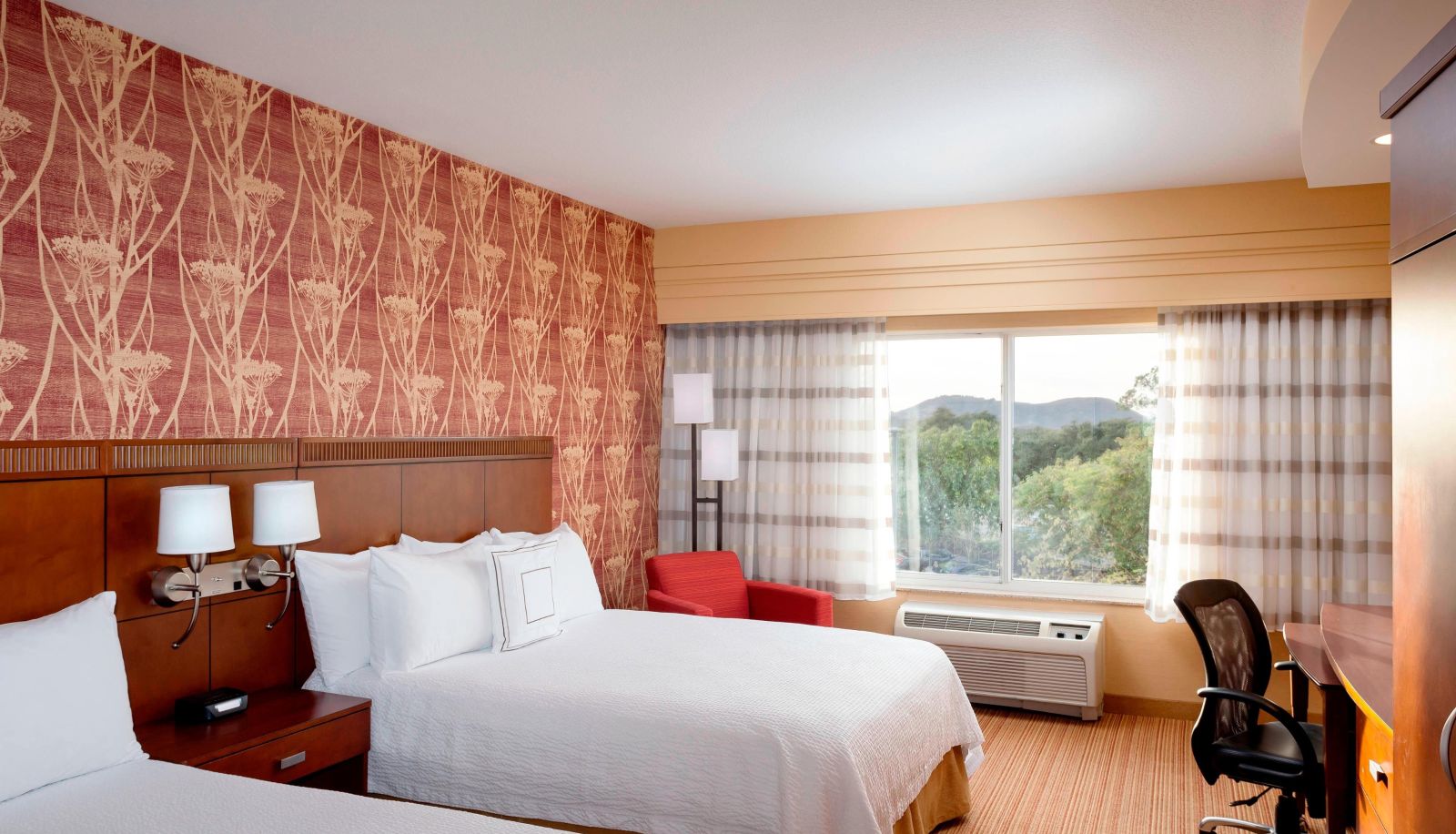 Zimmer - Courtyard by Marriott Ventura Simi Valley