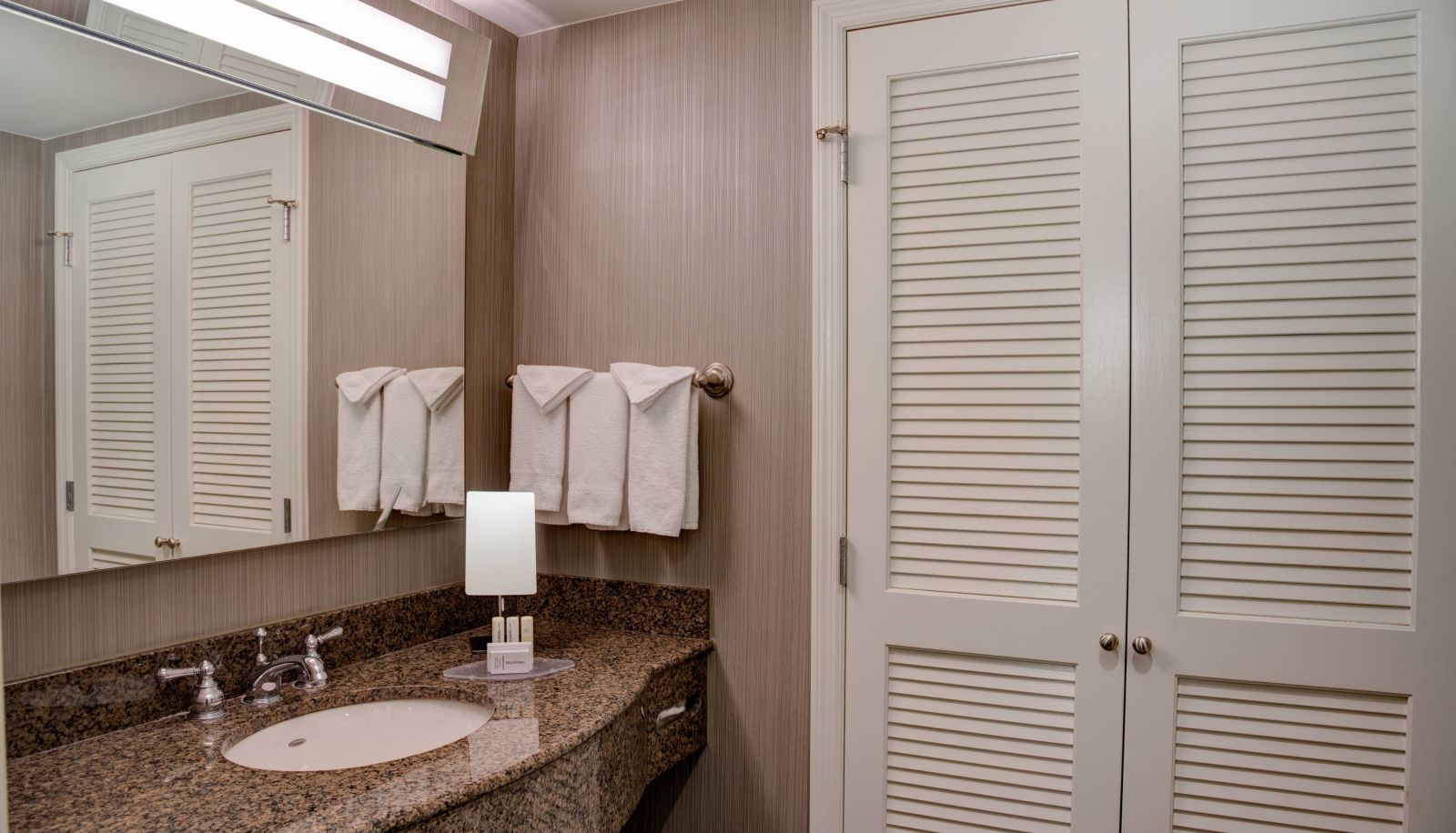 Zimmer - Courtyard by Marriott Chapel Hill