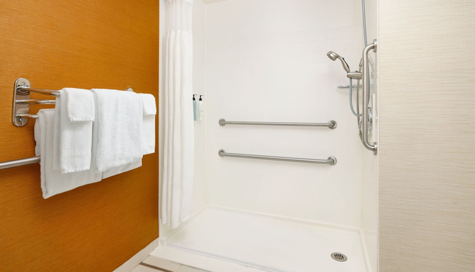 Zimmer - Fairfield Inn by Marriott Concord