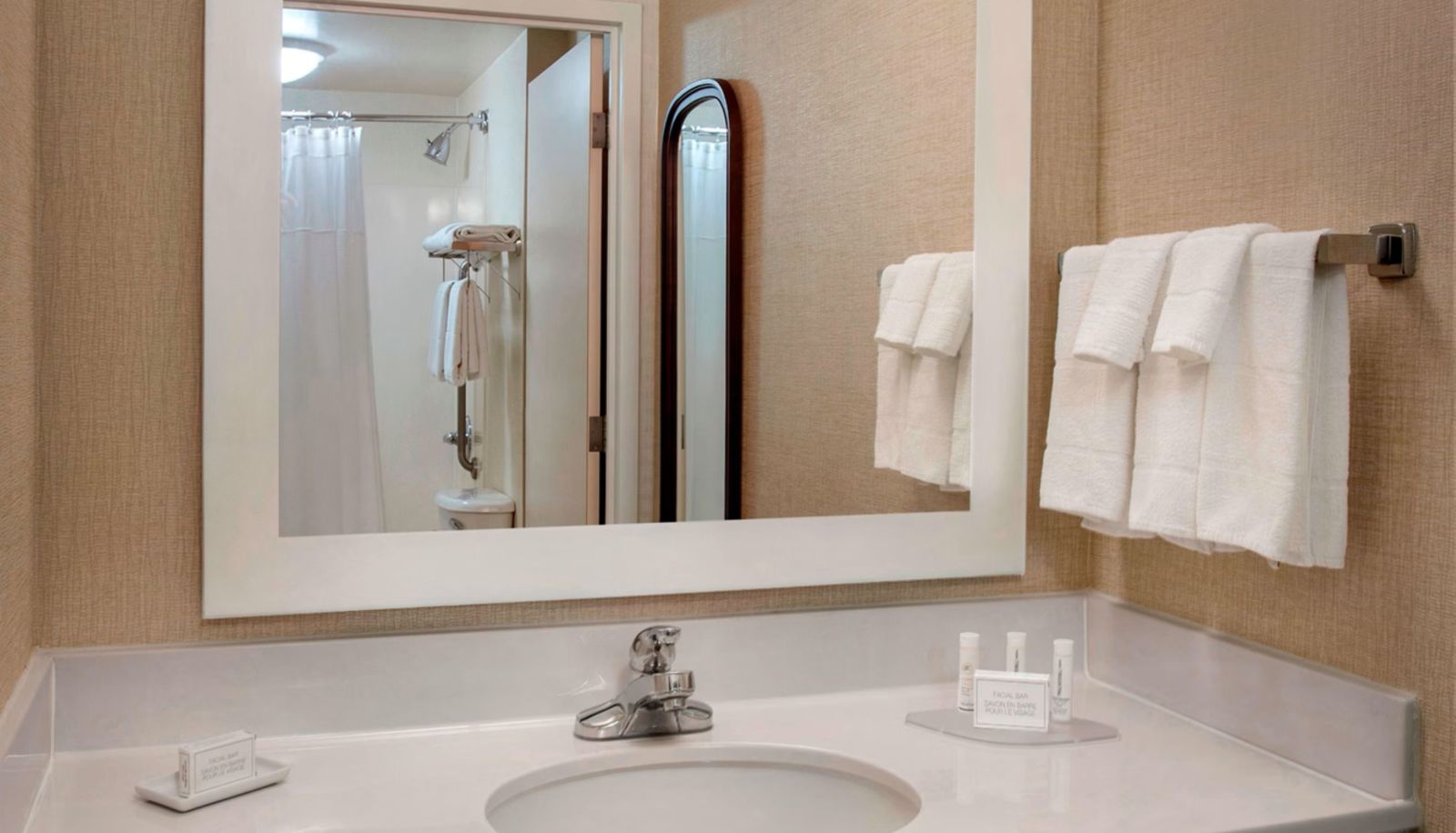 Kamer - WILLOW GROVE INN by IHG