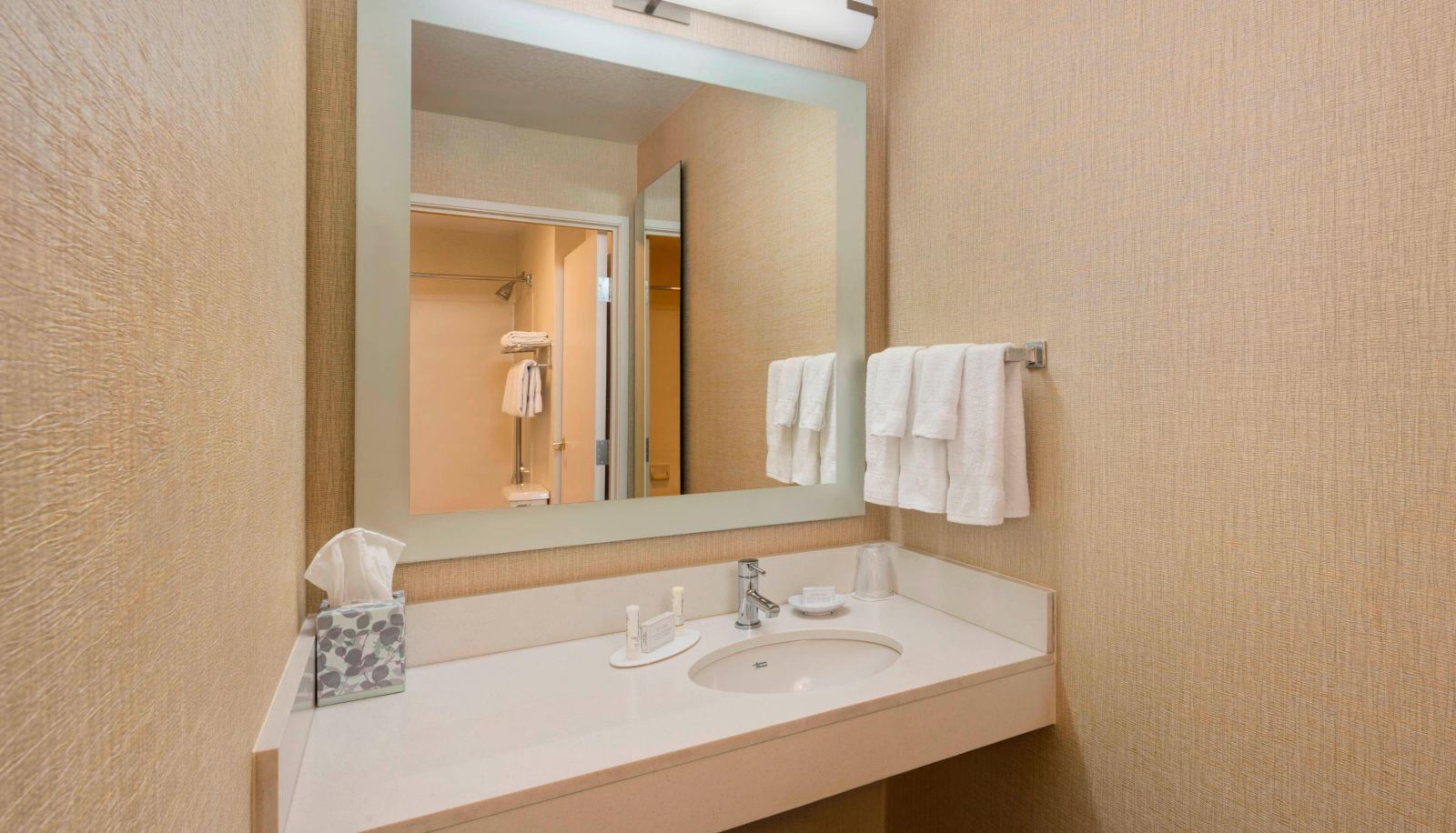 Camera - SpringHill Suites by Marriott Mishawaka-University Area