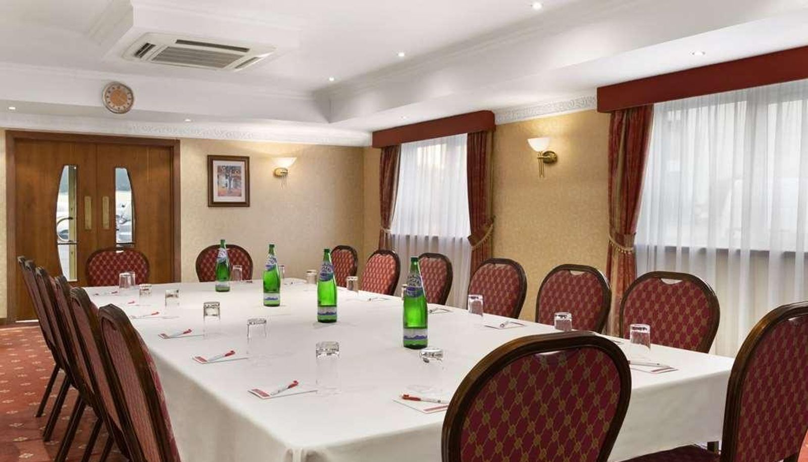 Conference room - Ramada by Wyndham London South Ruislip