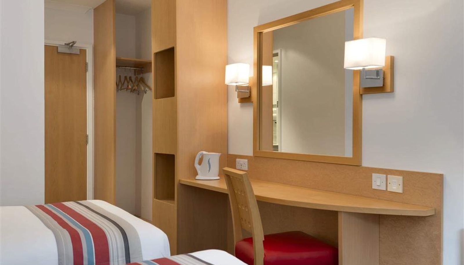 Room - Ramada by Wyndham Wakefield