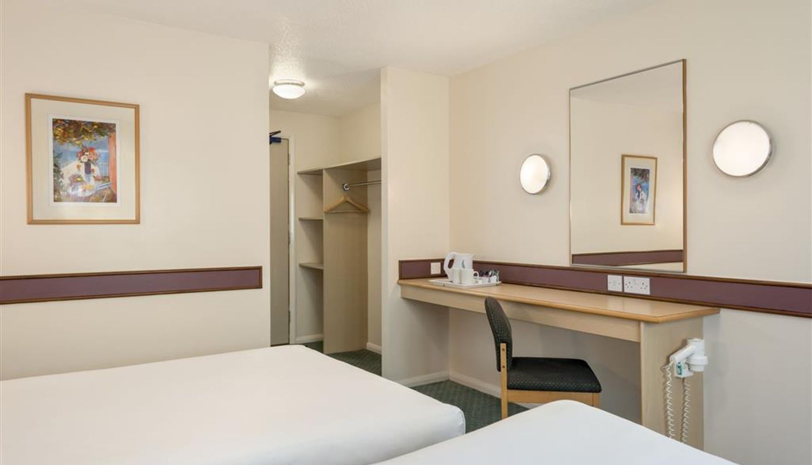 Room - Days Inn by Wyndham Sheffield M1