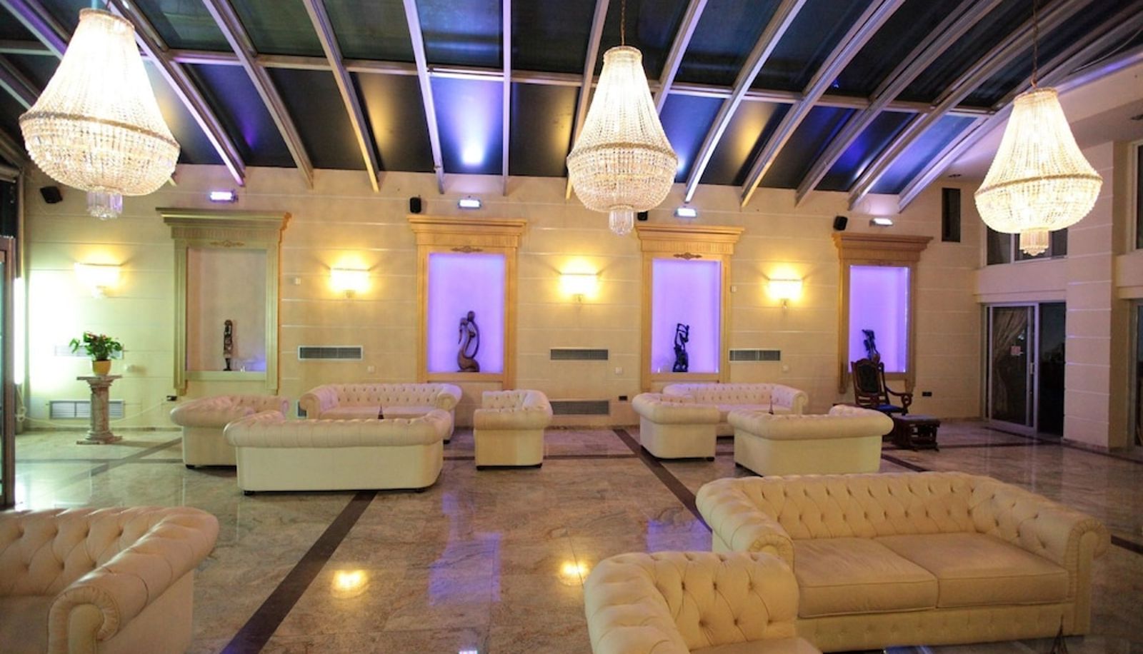 Sala - Astoria Hotel
