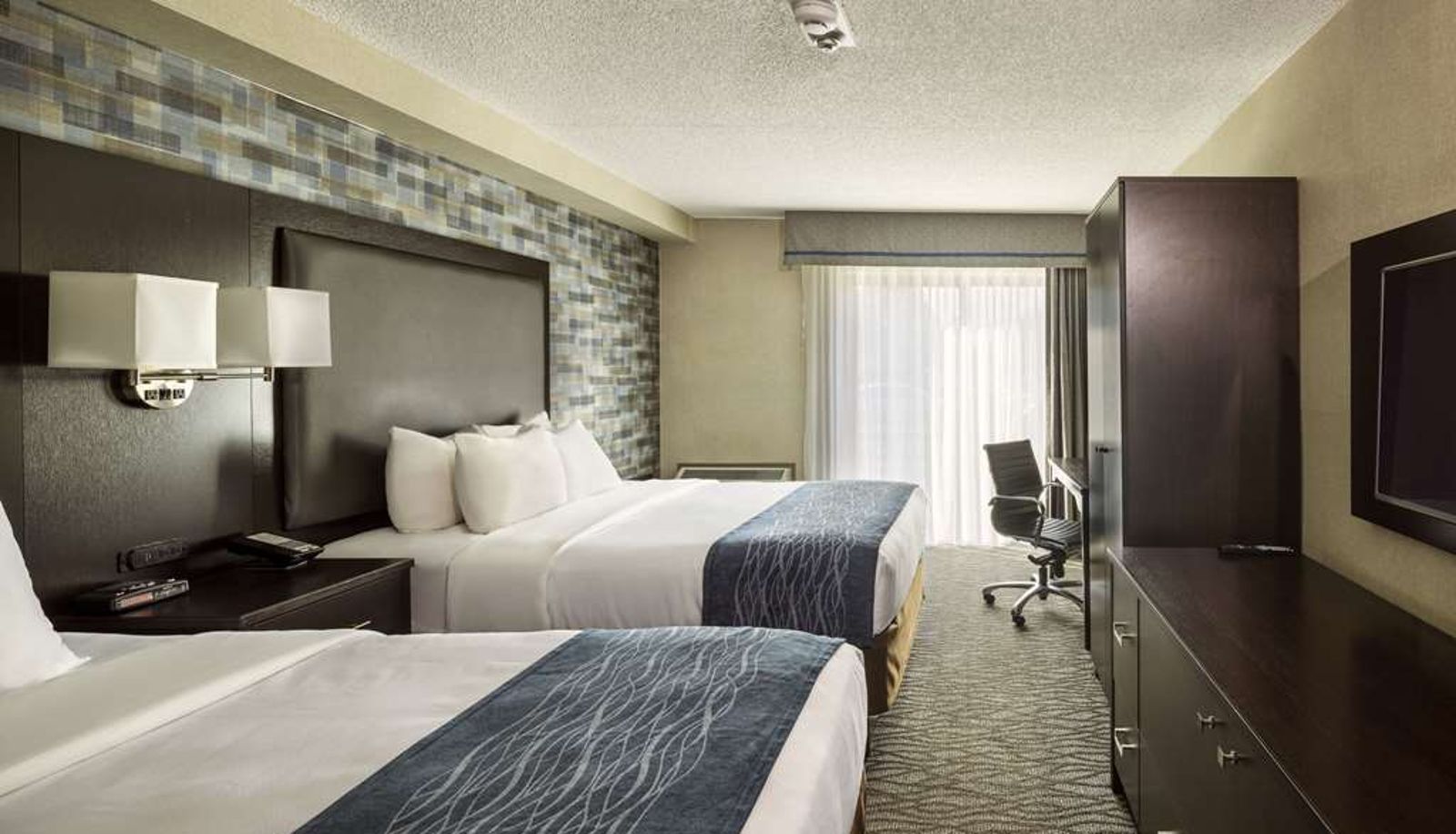 Zimmer - Comfort Inn Montreal Aeroport