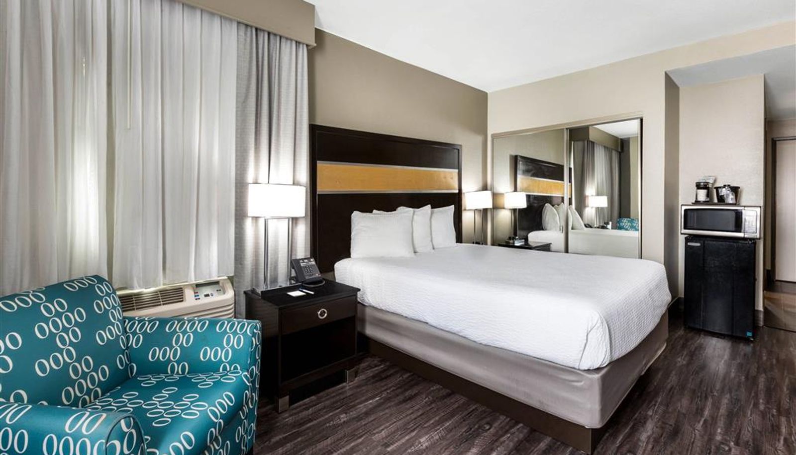 Room - La Quinta Inn & Suites by Wyndham San Diego Mission Bay