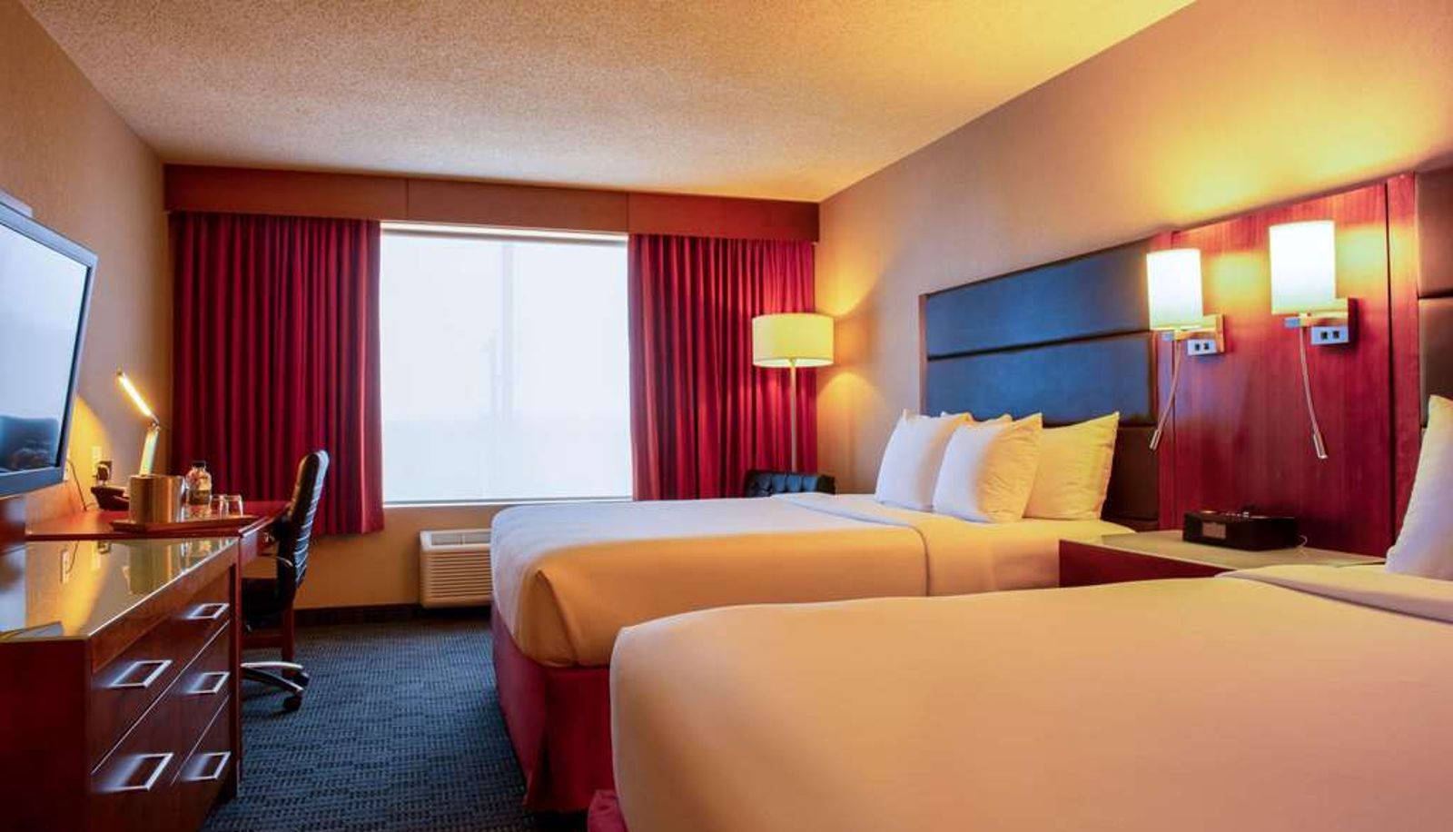 Room - Radisson Hotel & Suites Fort McMurray