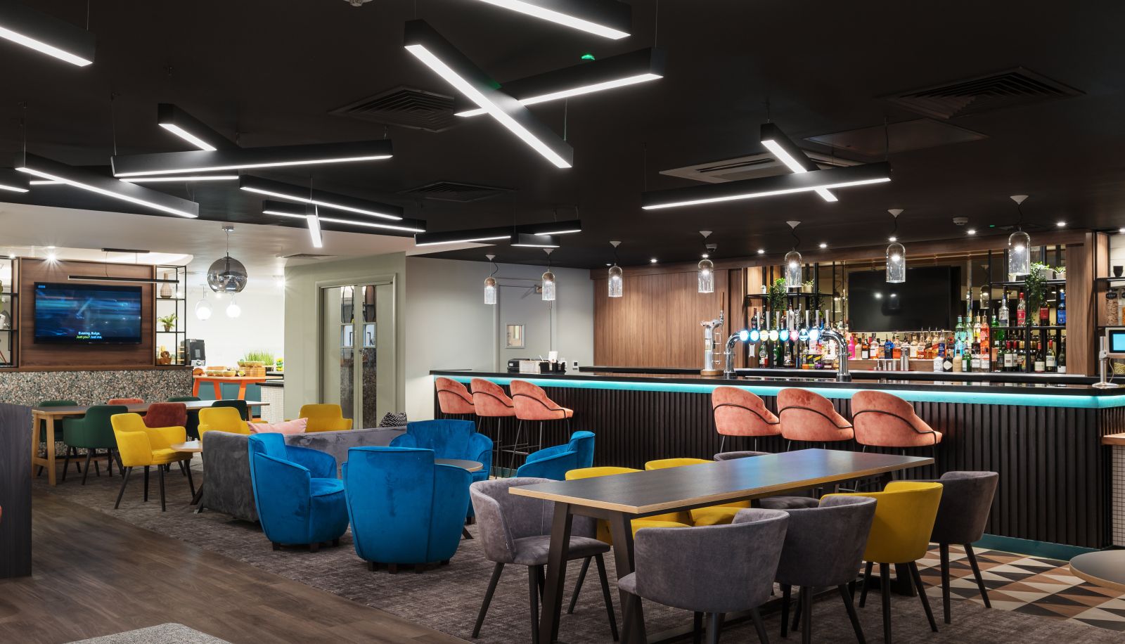 Bar - Holiday Inn ROCHESTER - CHATHAM by IHG