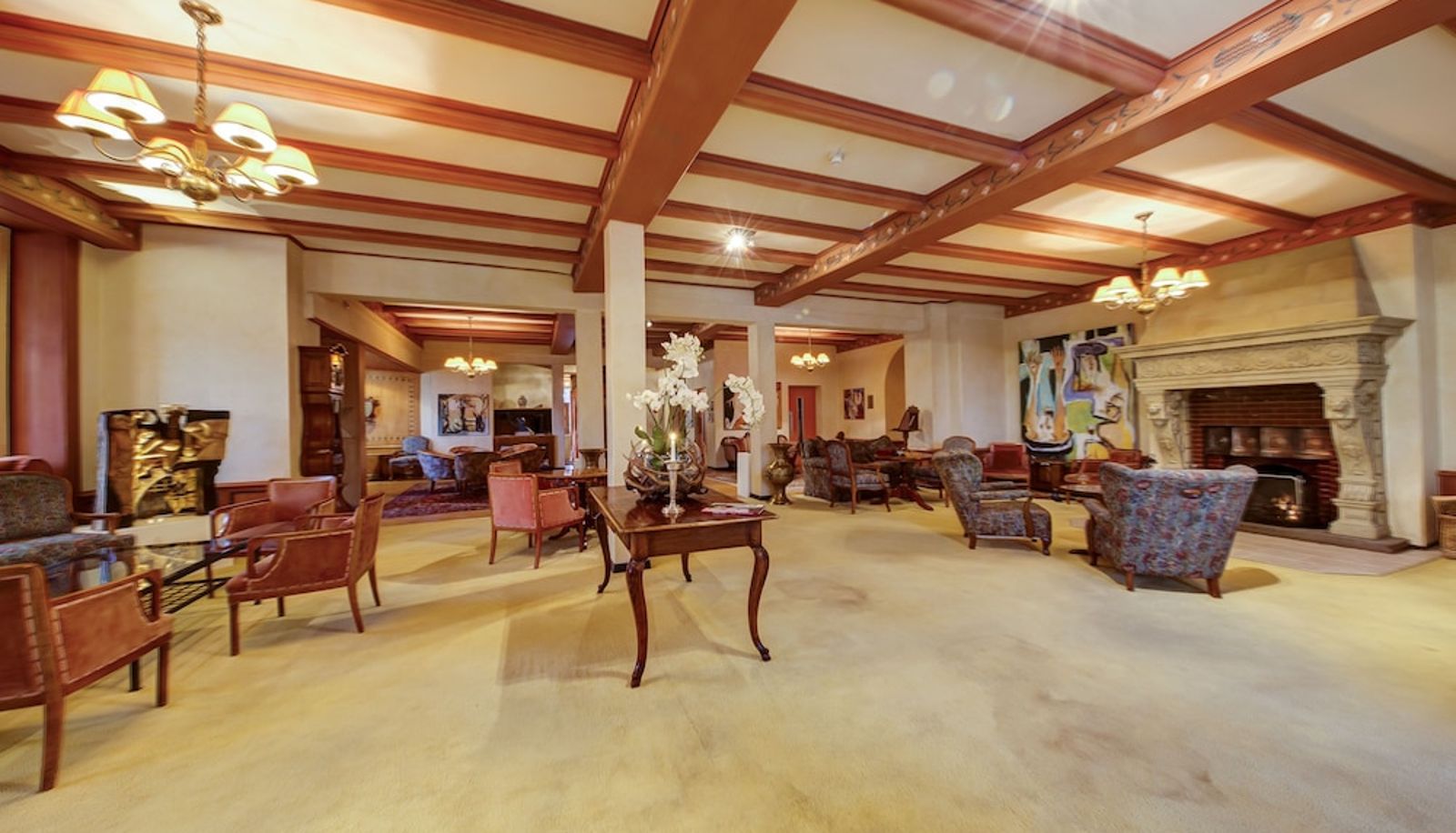 Hall - Hotel Regina Wengen