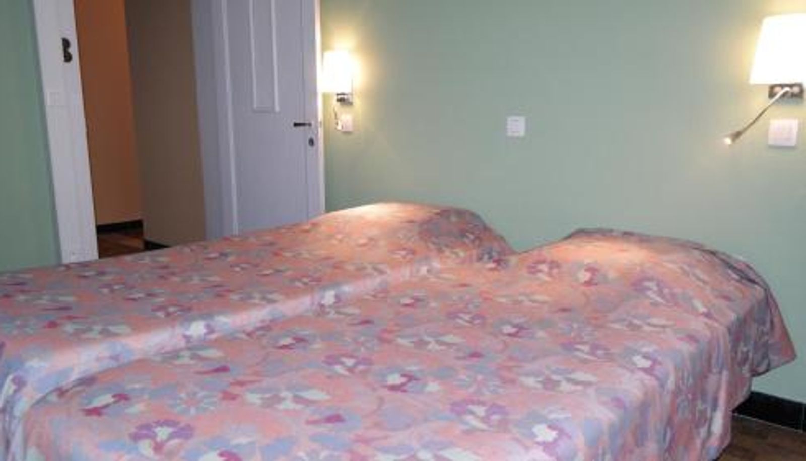 Info - De Bonte Os Hotel & Tower