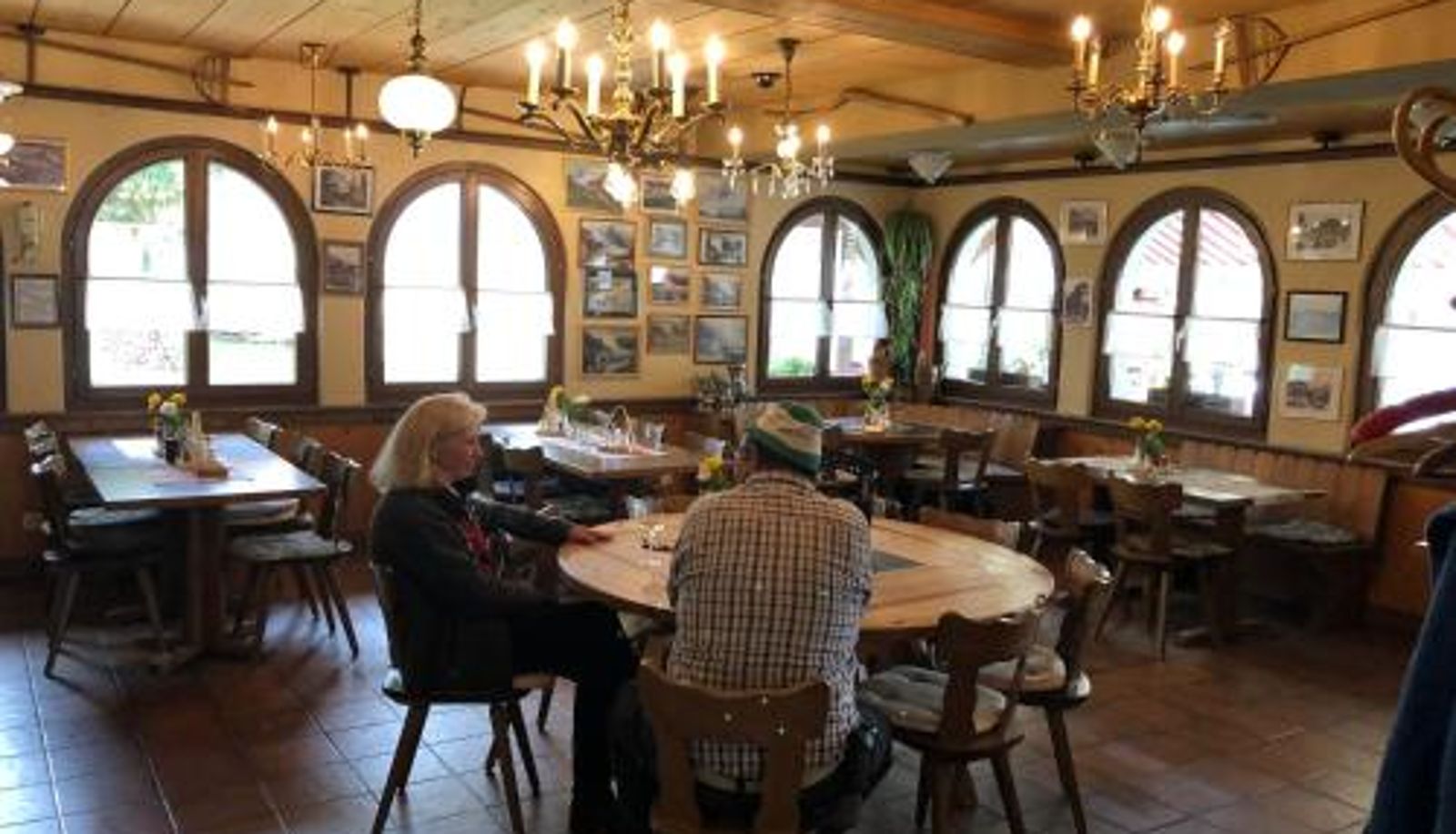 Salle de petit-déjeuner dans le restaurant - Hotel Walser