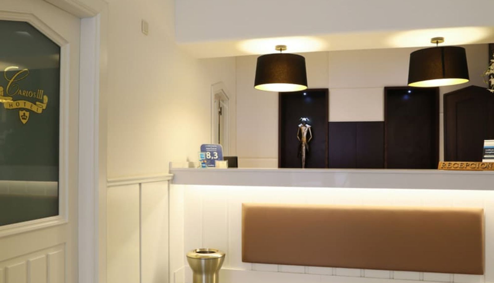 Reception - Hostal Carlos III