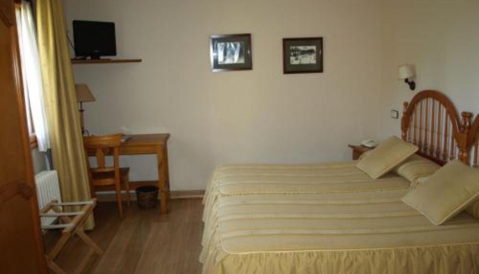 Room - Hotel Casa Camila
