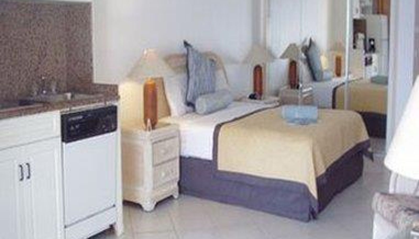 Kamer - Sapphire Beach Resort And  Marina