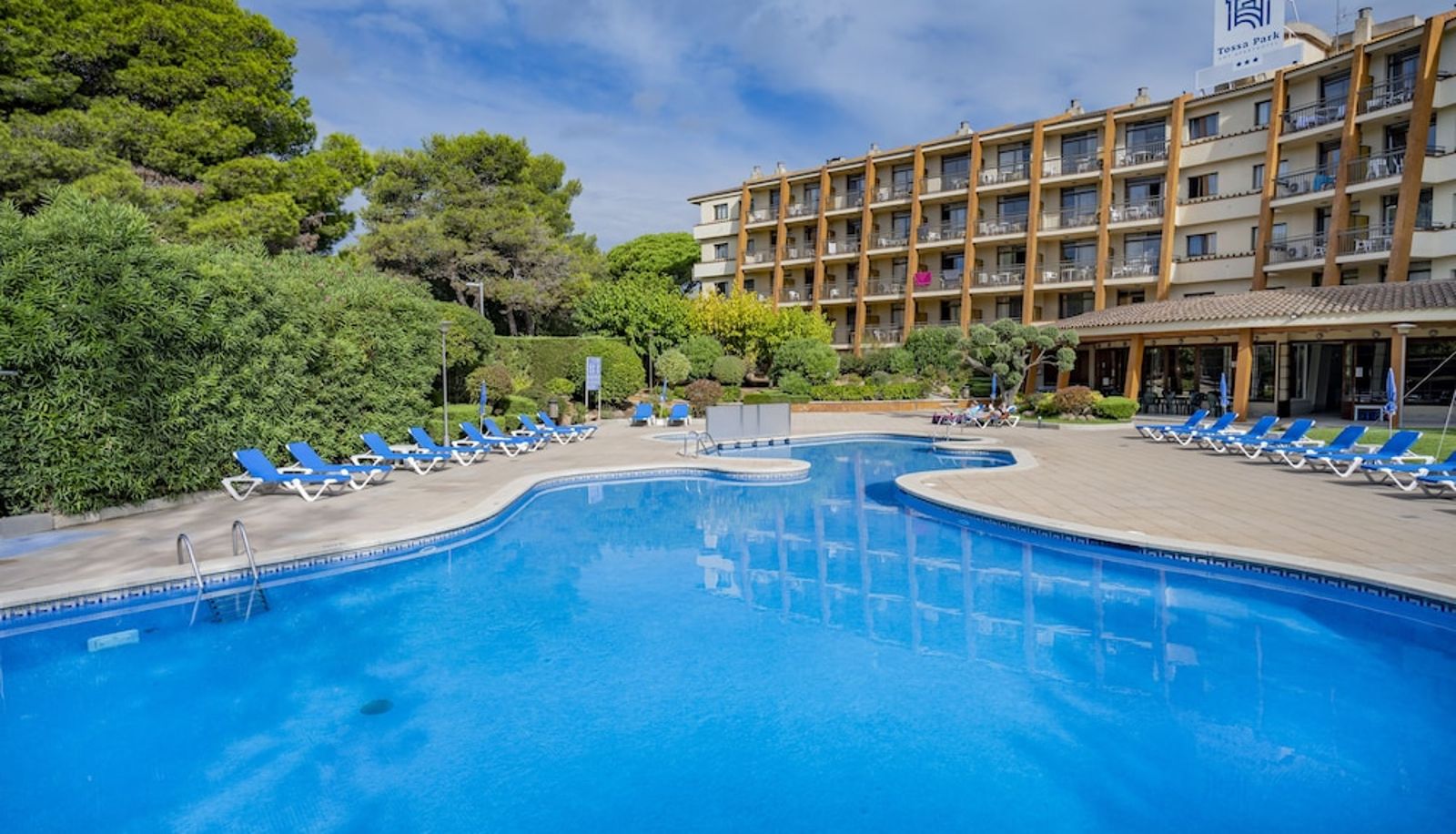 Piscina - Apart-hotel GHT Tossa Park