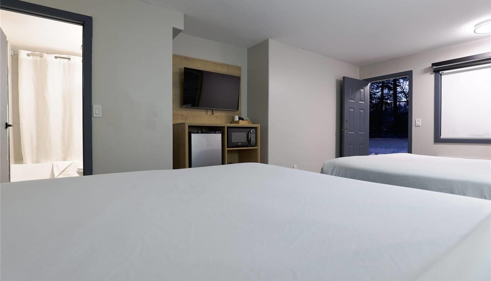 Room - Super 8 by Wyndham Clearwater BC