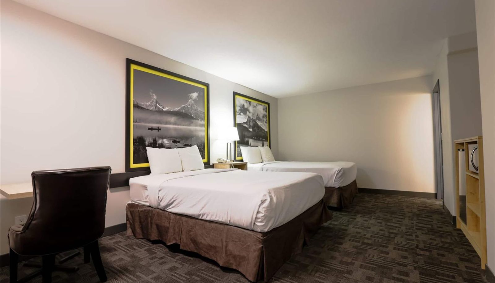 Room - Super 8 by Wyndham Clearwater BC